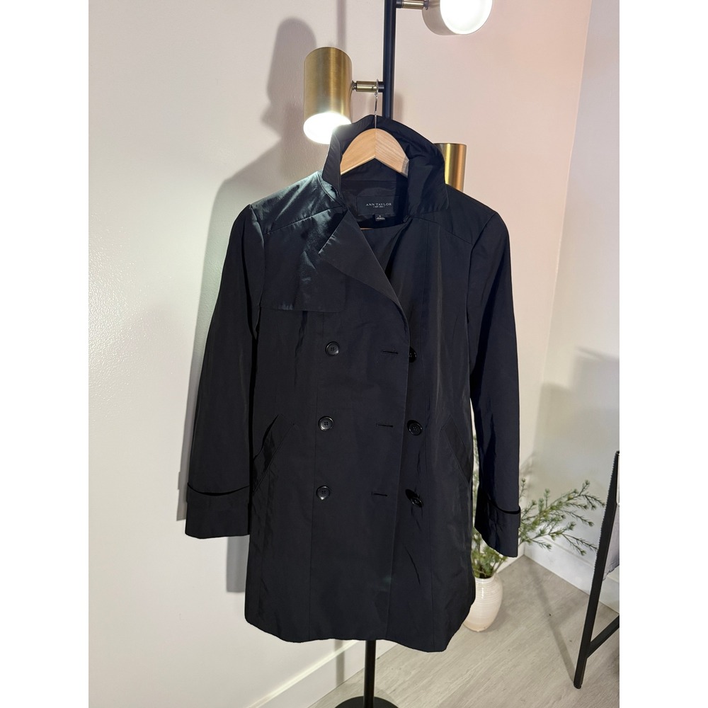 Ann Taylor trenchcoat short Double Breasted Size 4 black preppy timeless classic